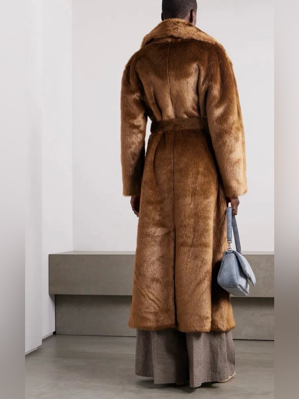 The Frankie Shop | Joni Faux Fur Coat | M - Picture 4 of 11